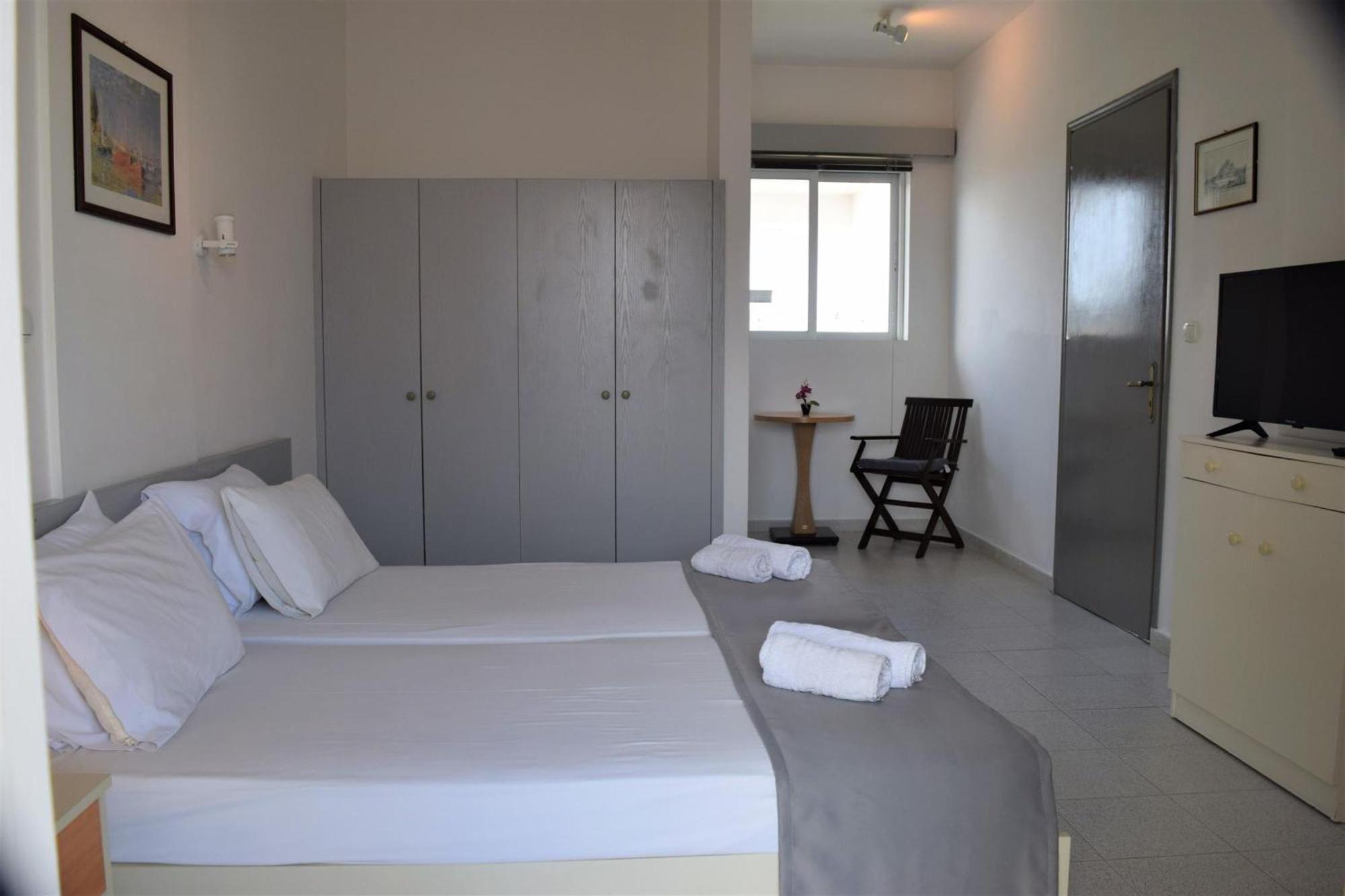 Lefteris Apartments In 이알리소스 외부 사진