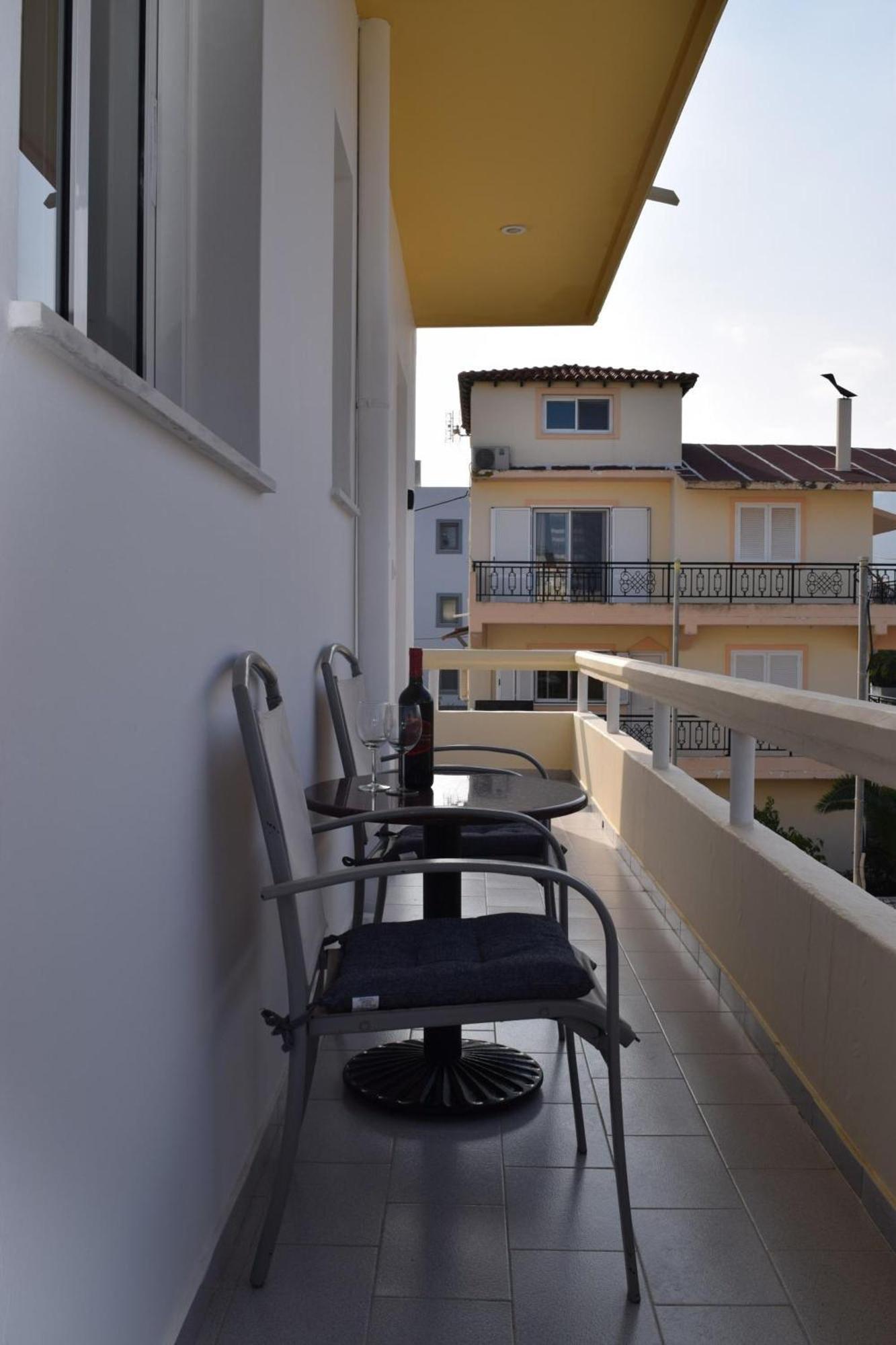 Lefteris Apartments In 이알리소스 외부 사진