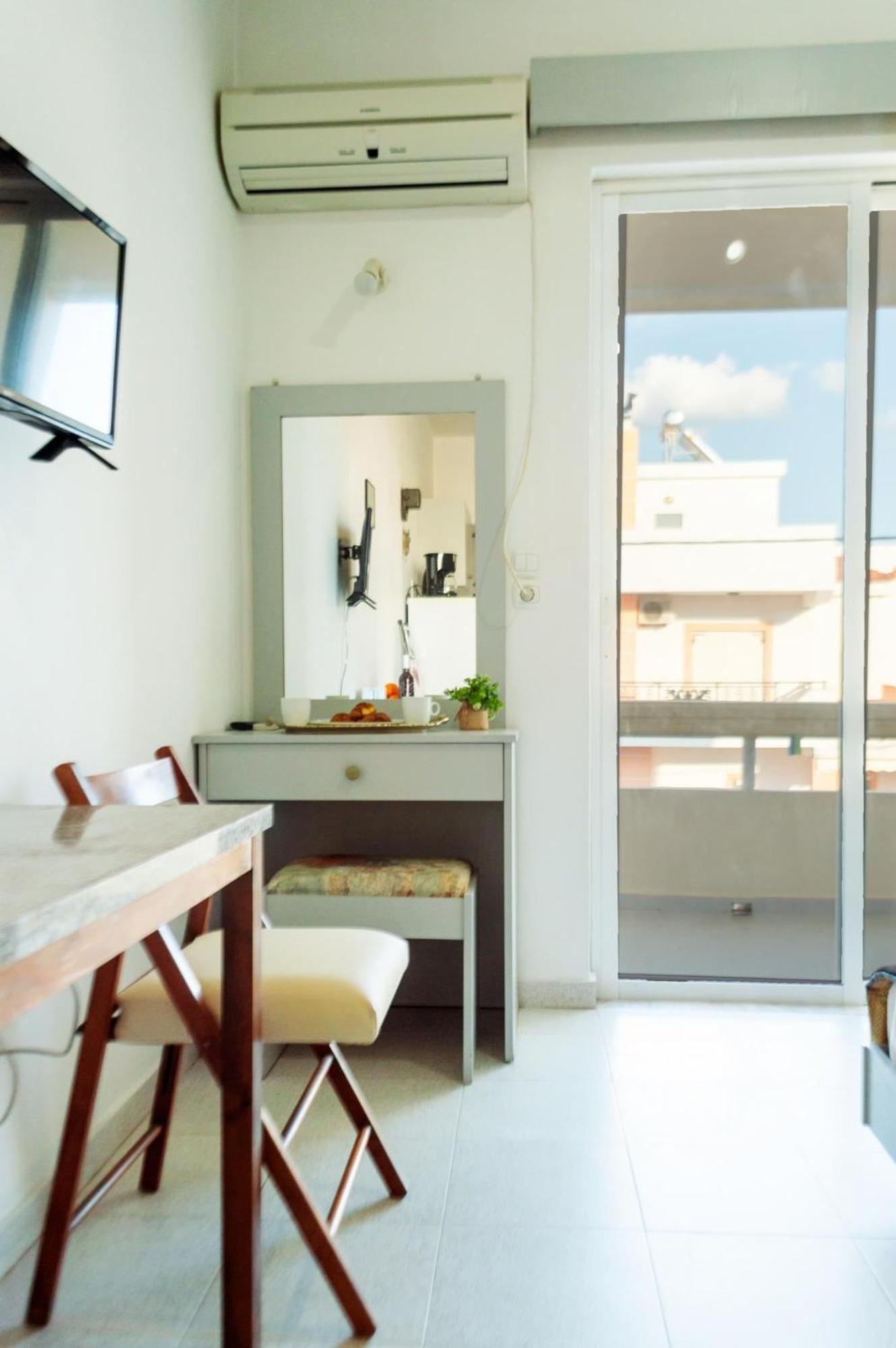 Lefteris Apartments In 이알리소스 외부 사진