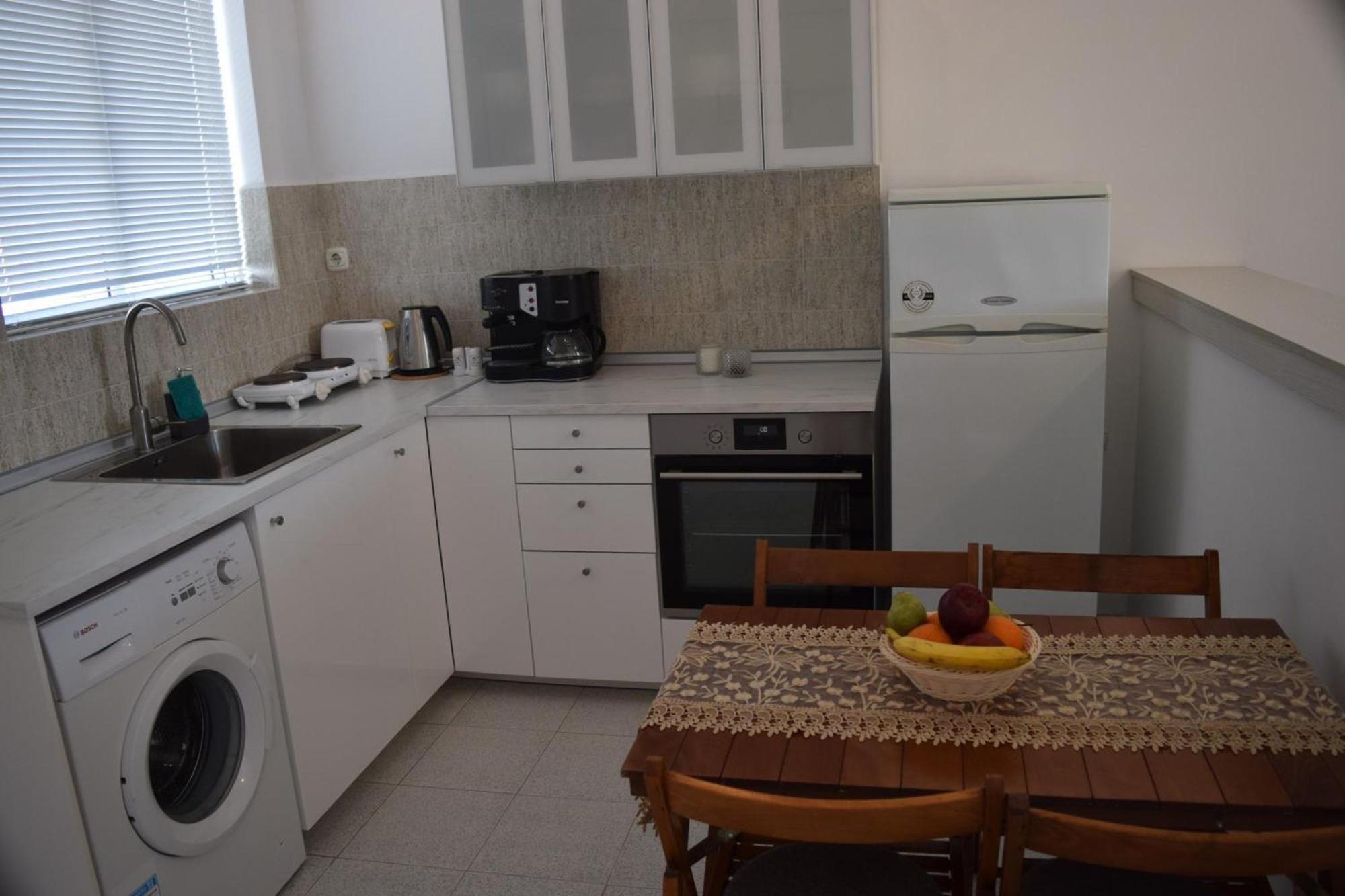Lefteris Apartments In 이알리소스 외부 사진