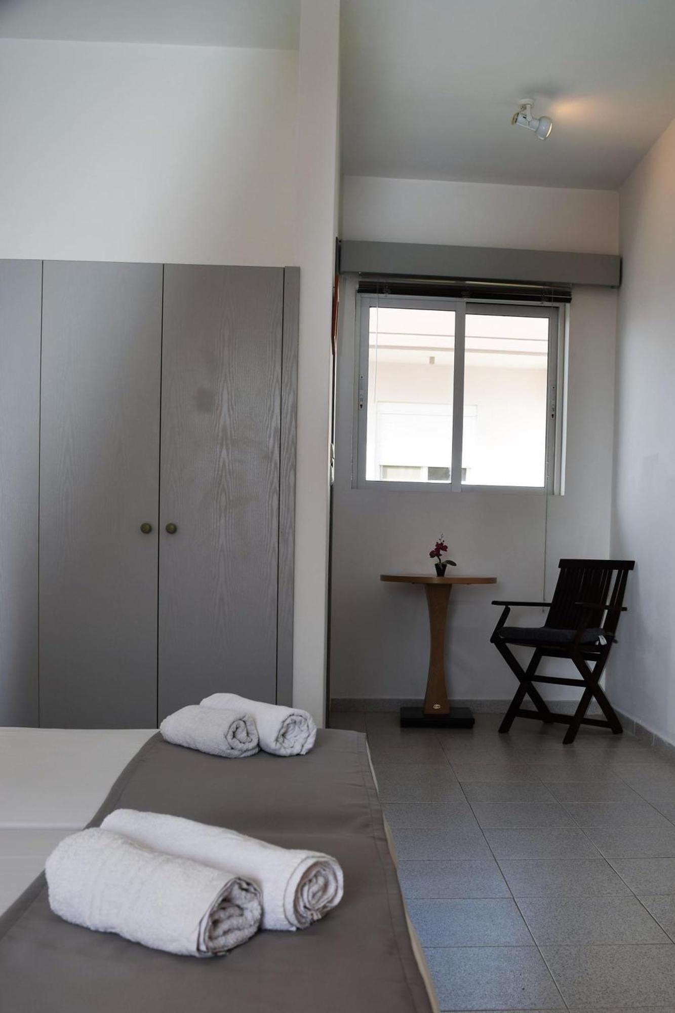 Lefteris Apartments In 이알리소스 외부 사진